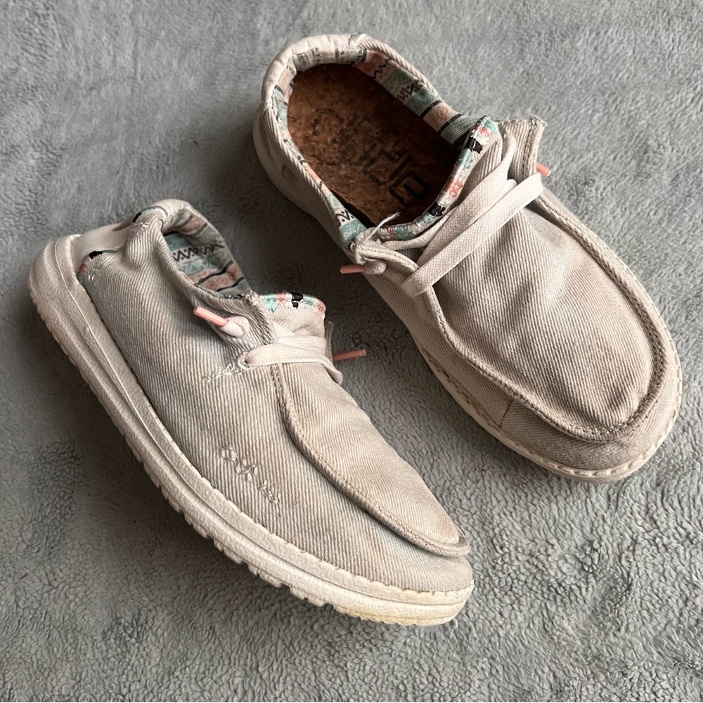 Hey Dude Kids Wendy Boho Light Denim Canvas Cork Chukka Boot Mid-Top Shoe Sz 4
